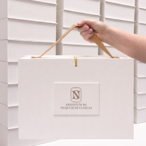 Caixa Livro Maleta Personalizada - Tamanho 30x20x8cm